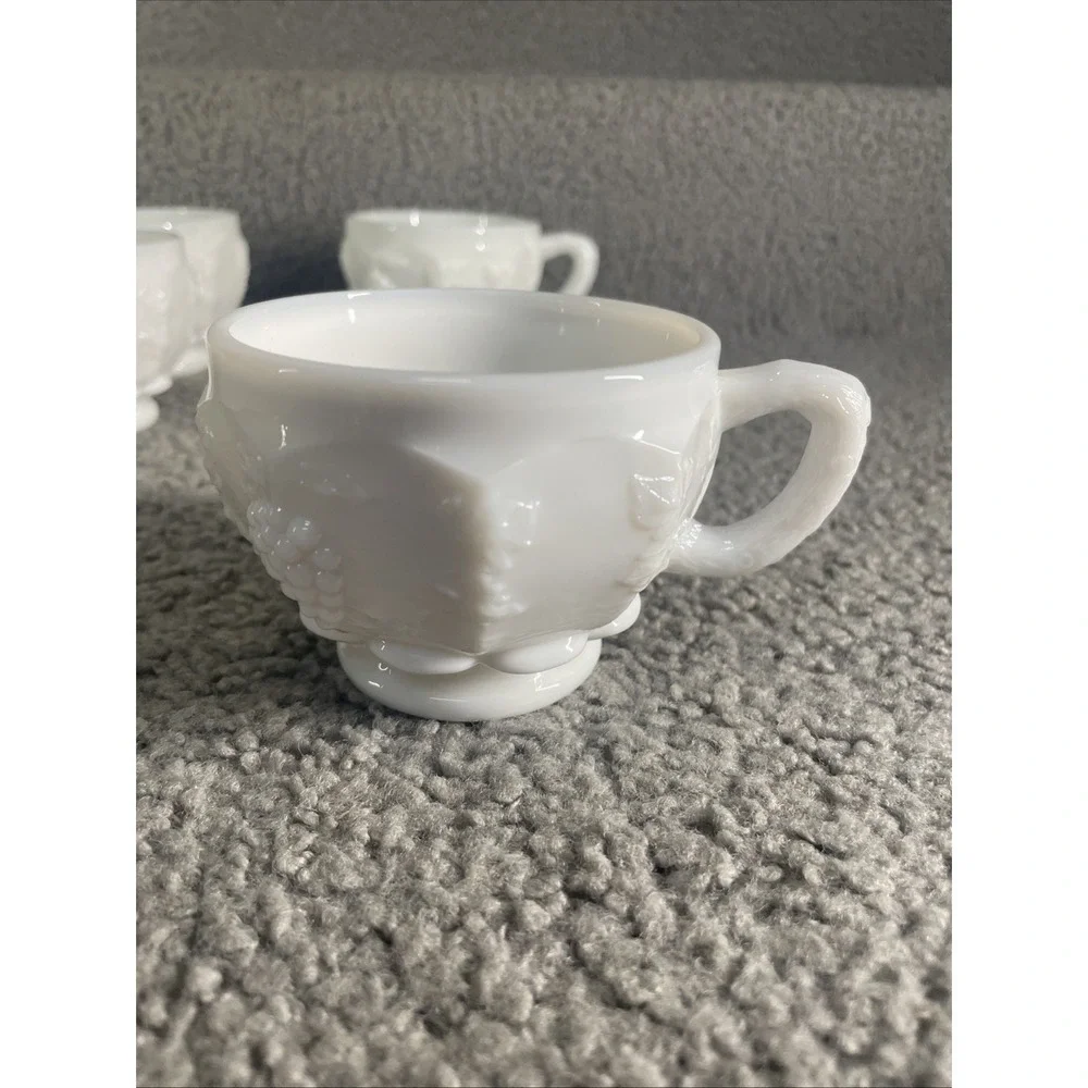 Set Of 4 Vintage Westmoreland Fruits‎ White Milk Glass Footed Punch Cups
